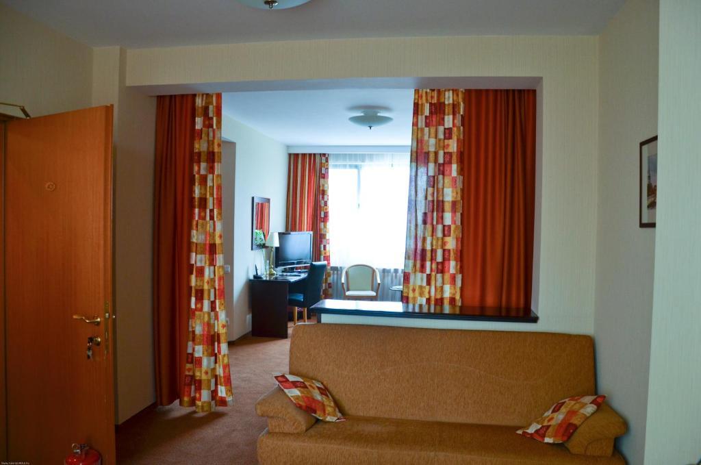 Hotel Dan Boekarest Kamer foto